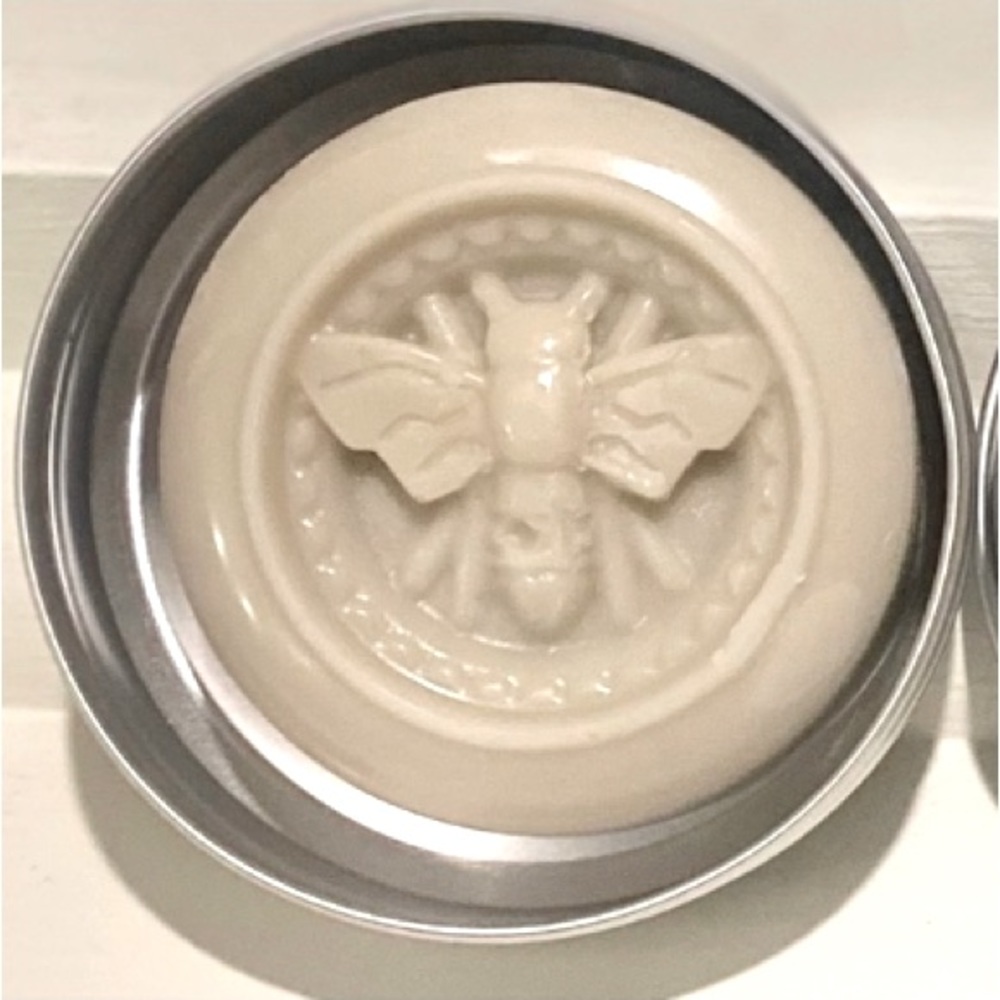 🐝 The Wandering Bee Solid Lotion - Coconut Milk & Lavender